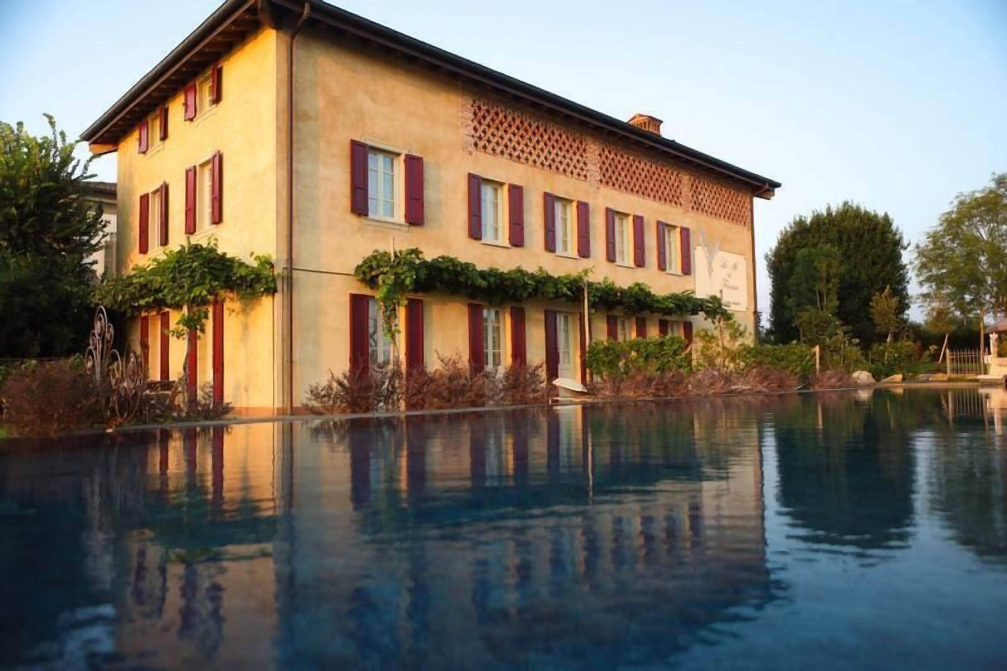 Façade de l’hébergement - soirée/nuit