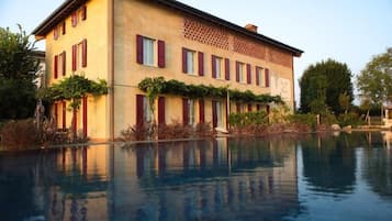 Façade de lâhĂ©bergement - soirĂ©e/nuit