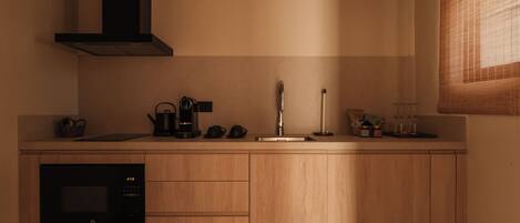 Suite Grand, balcón, vistas al mar | Cocina privada