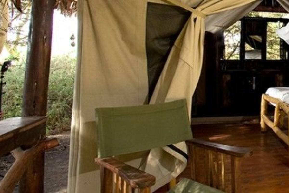 Barraca luxo, vista para o jardim | Cofres nos quartos, escrivaninha, roupa de cama