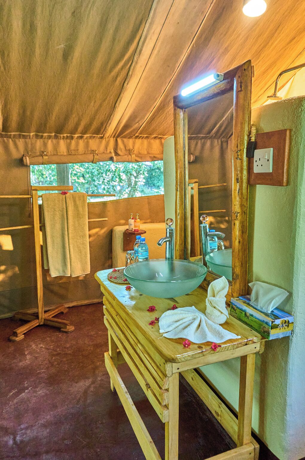 淋浴设施、免费洗浴用品、毛巾