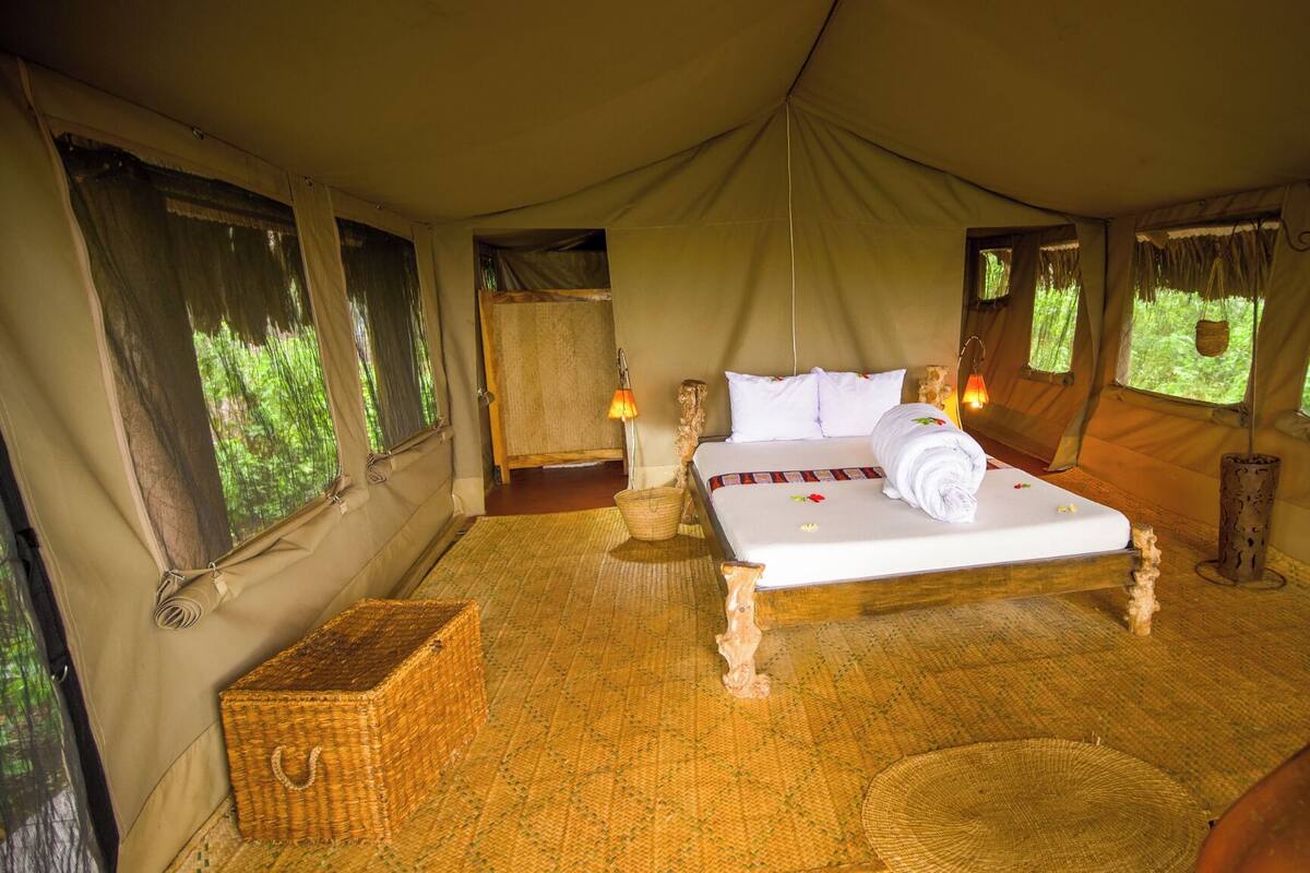 Deluxe Tent, Garden View | In-room safe, desk, free cribs/infant beds, rollaway beds