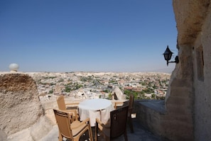 تناول الطعام بالخارج