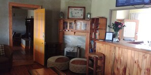 Lobby - Imla Guest Farm (Setsoto)