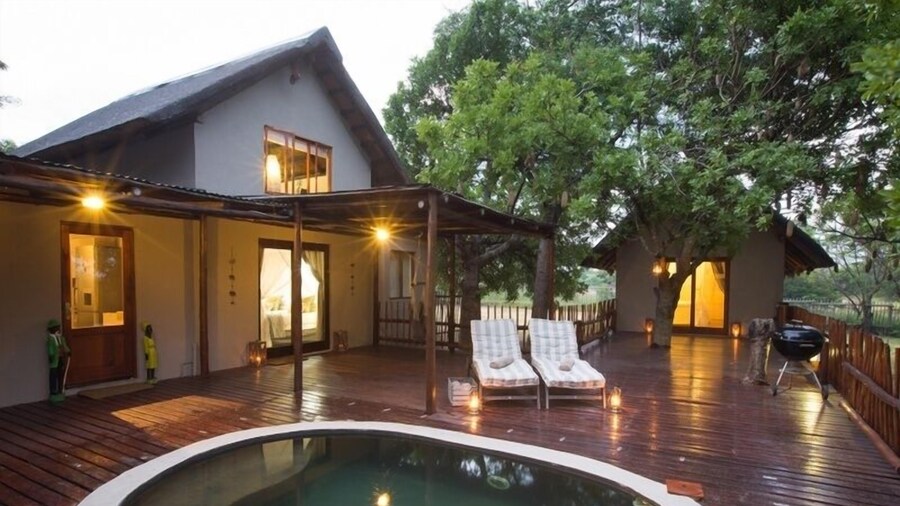 Ngama Tented Safari Lodge