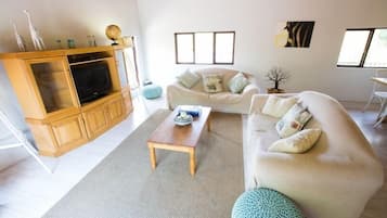 Standard House | Living room