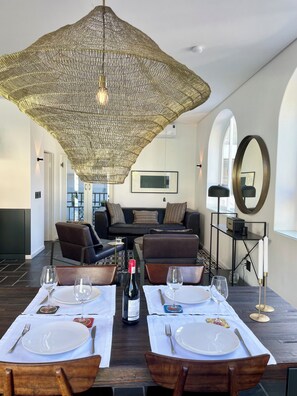 Deluxe Apartment, Non Smoking, Mountain View | 2 bedrooms, individually decorated, individually furnished, free WiFi