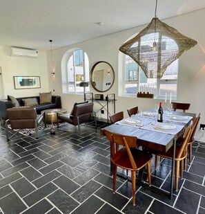 Deluxe Apartment, Non Smoking, Mountain View | Living area