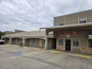 Exterior - Carrizo Inn (Carrizo Springs)