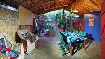 Deluxe Cabin (4 sleeper) | Terrace/patio