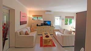 Unclassified image, 2 of 25, button - Self-Catering Keravic (Cape Town)