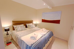 平面電視、 DVD 播放機