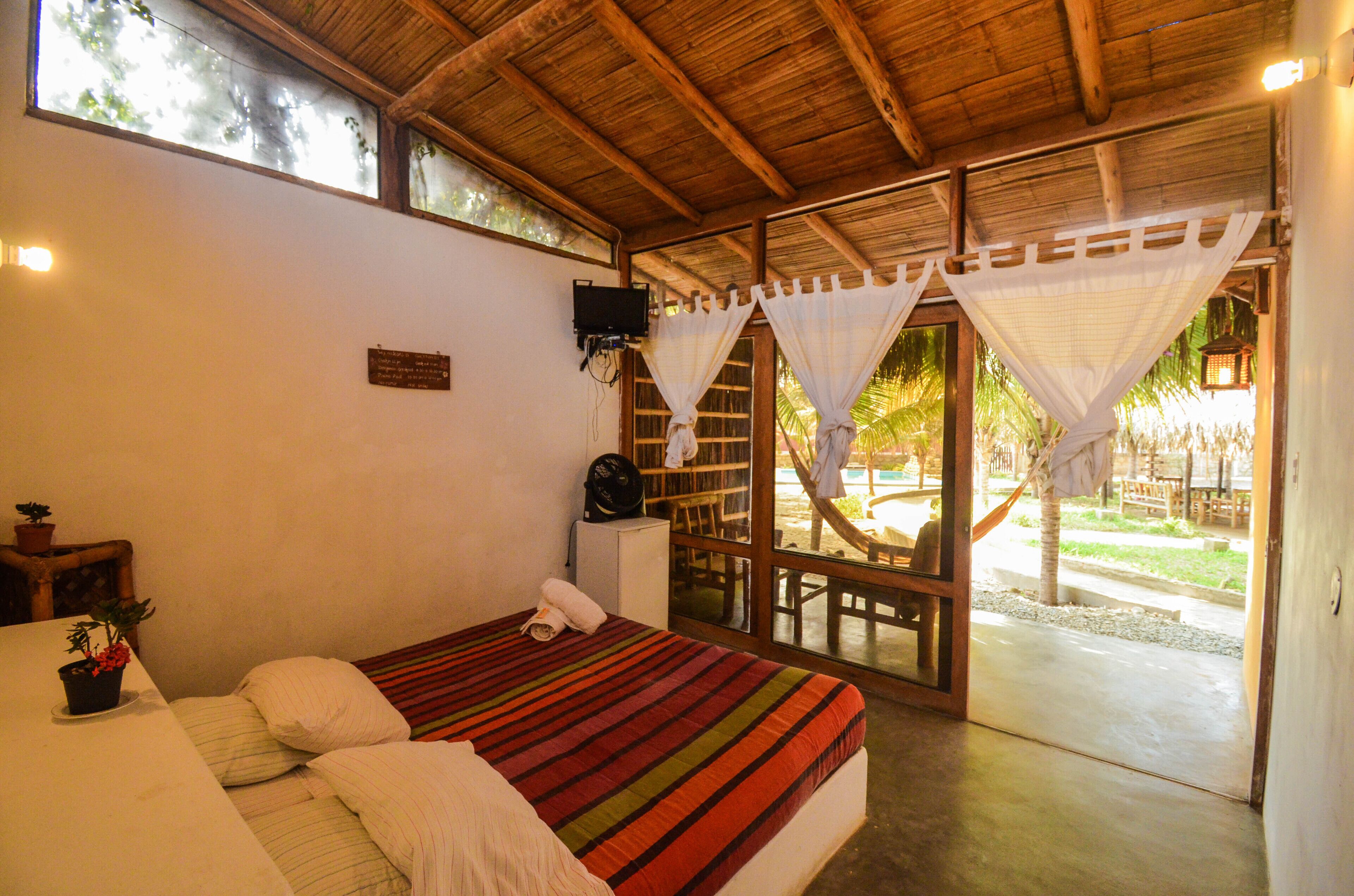 Quarto casal | Roupas de cama premium, cortinas blackout, Wi-Fi de cortesia