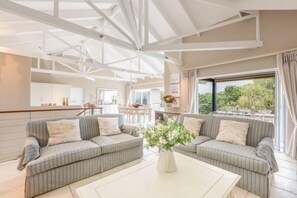 Living area - The Bird's Nest Plettenberg Bay (Plettenberg Bay)