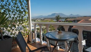 Quarto luxo, vista para a montanha | Vista da sacada