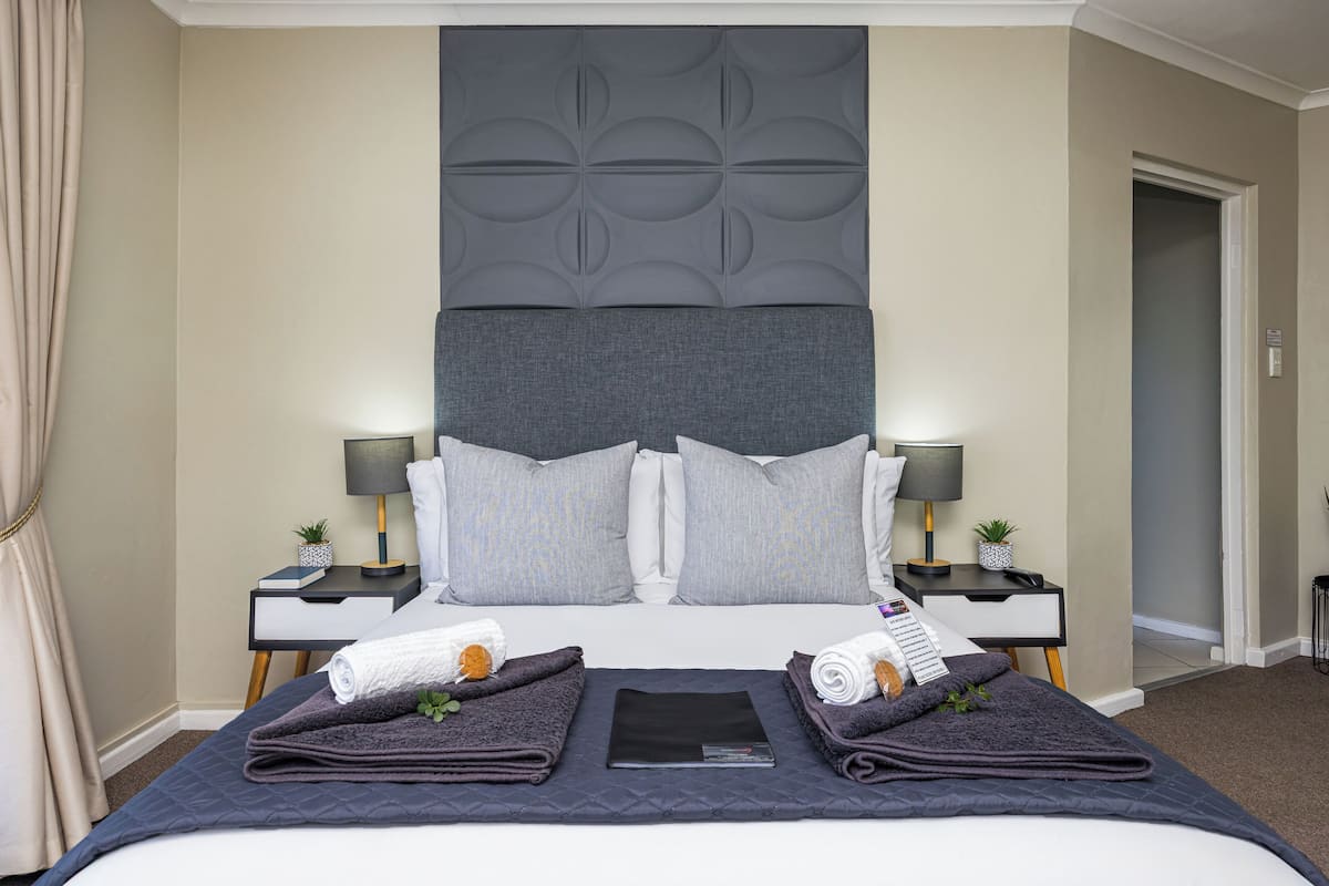 Deluxe kamer, 1 tweepersoonsbed, niet-roken, uitzicht op bergen | Luxe beddengoed, pillowtop-bedden, gratis wifi, beddengoed