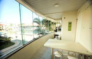 Comfort Apartment, 2 Bedrooms, Balcony, Annex Building (No Pool/Piscina não disponível) | Terrace/patio - Apartamento do Sol (Bombinhas)