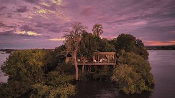 Starbed Treehouse | Hochwertige Bettwaren, kostenlose Minibar, Zimmersafe, Schreibtisch