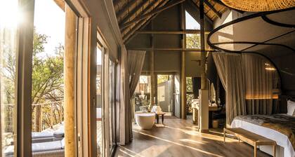Victoria Falls River Lodge