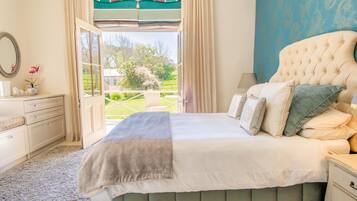 In-room safe, free WiFi