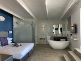 Premium-svíta - sjávarsýn | Ofnæmisprófaður sængurfatnaður, öryggishólf í herbergi