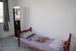 Single Room | Desk, rollaway beds, free WiFi