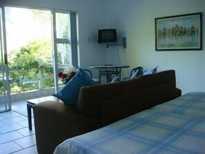 3 Schlafzimmer, hochwertige Bettwaren, Zimmersafe, Bügeleisen/Bügelbrett