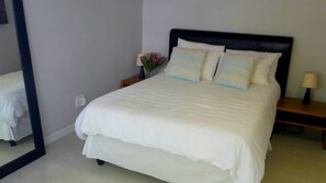 Departamento estándar, 2 habitaciones | Tabla de planchar con plancha, cunas y wifi gratis