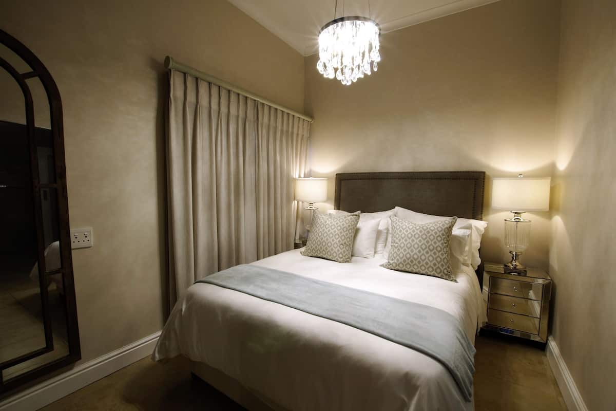 Luxury-Vierbettzimmer, 1 Schlafzimmer, Gartenblick, zum Innenhof hin