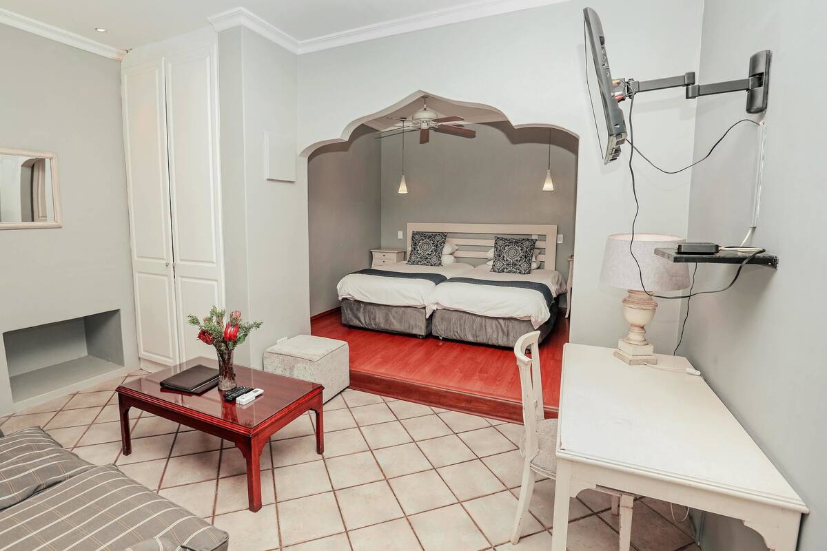 Habitación estándar | Minibar, escritorio, wifi gratis y ropa de cama