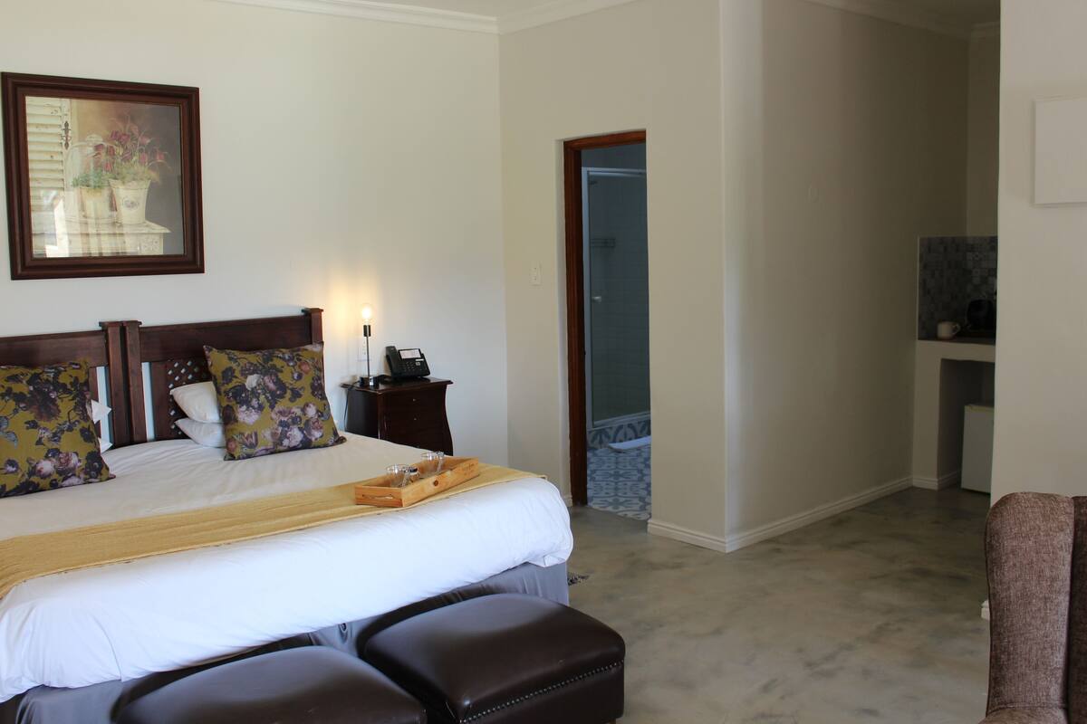 Habitación estándar | Minibar, escritorio, wifi gratis y ropa de cama