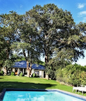 3 outdoor pools