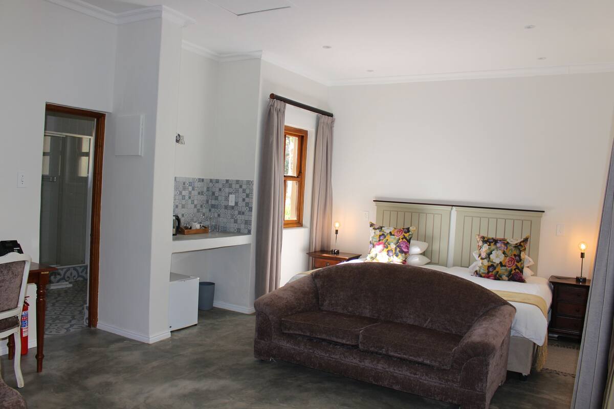 Habitación estándar | Minibar, escritorio, wifi gratis y ropa de cama