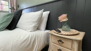 Chambre Double, salle de bains privée (7) | Literie de qualité supérieure, coffres-forts dans les chambres