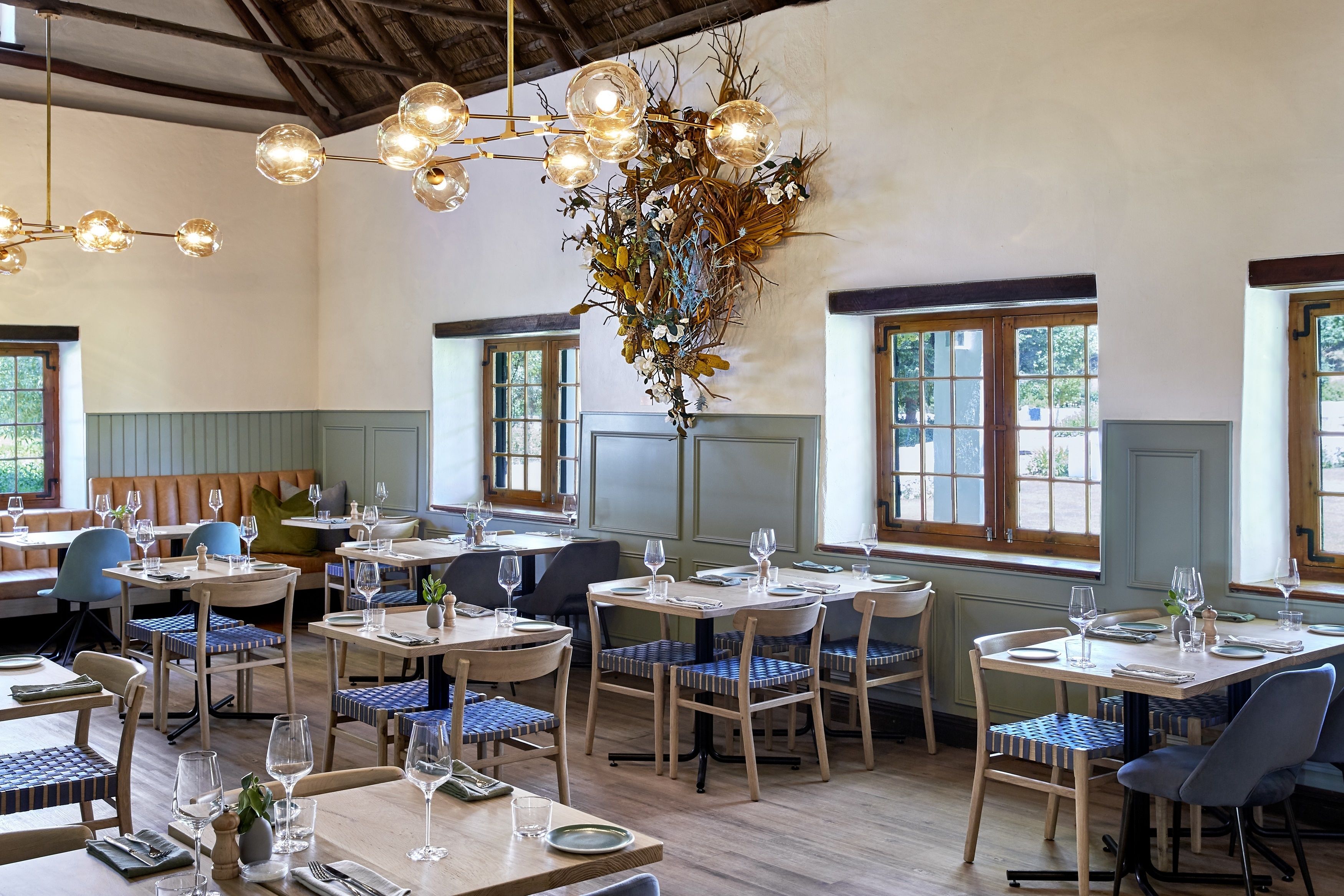 Breakfast and lunch served, Regional cuisine