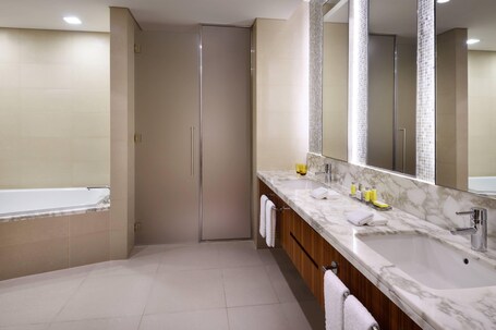 Marriott Hotel Downtown, Abu Dhabi - Image 23