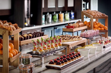 Marriott Hotel Downtown, Abu Dhabi - Image 22