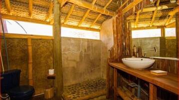 House, 5 Bedrooms, Terrace | Bilik Mandi | Pancuran mandi
