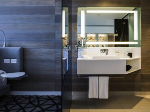 Deluxe Room, 1 King Bed (Executive, High Floor) - Pullman Sydney Airport (Mascot)