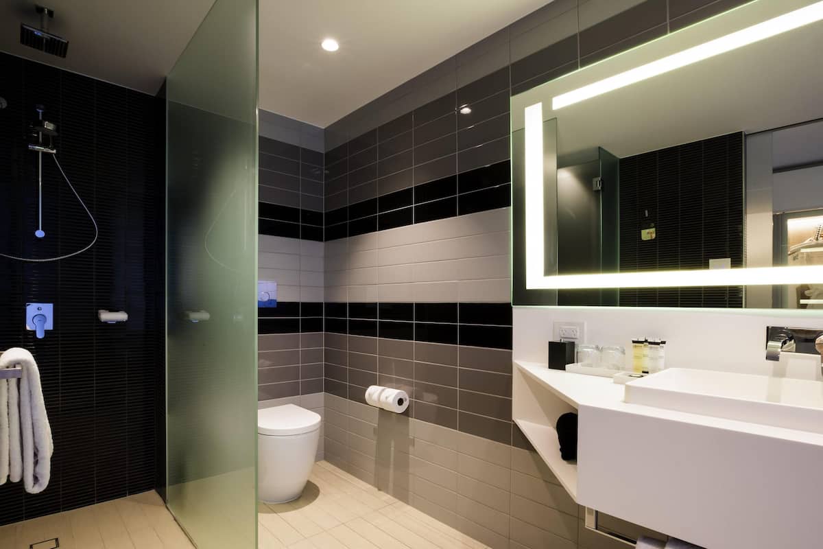 1 quarto, roupas de cama premium, camas com colchões pillow-top