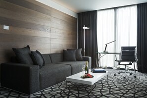 豪華客房, 1 張特大雙人床 (Executive, High Floor) | 高級寢具、特厚豪華床墊、迷你吧、房內夾萬