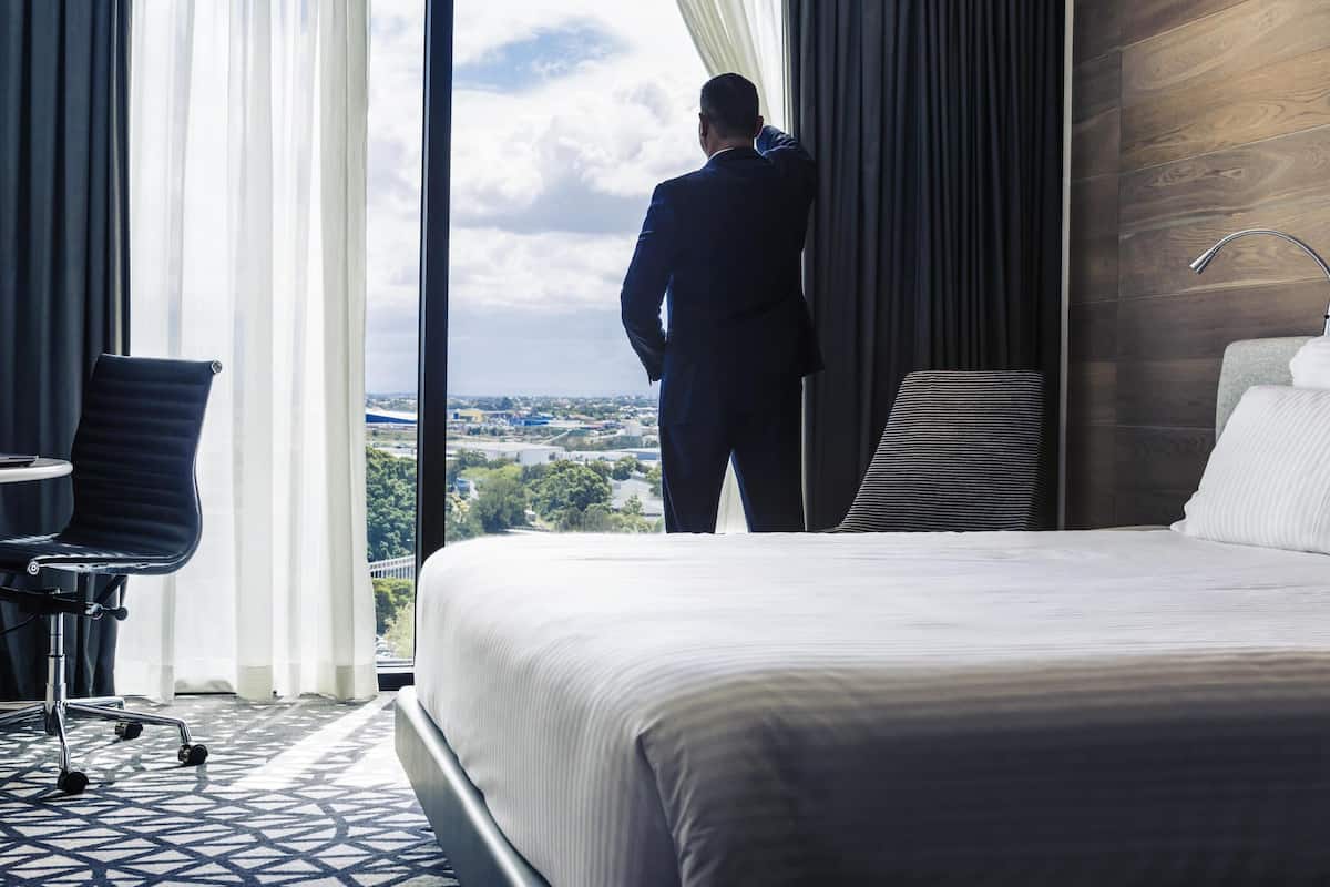 Superior Room, 1 King Bed | 1 bedroom, premium bedding, pillow-top beds, minibar