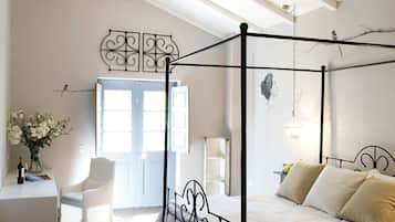 Deluxe Room | Premium bedding, minibar, in-room safe, individually furnished