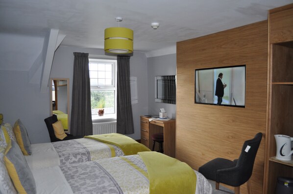 Escritorio, camas extra y wifi gratis 