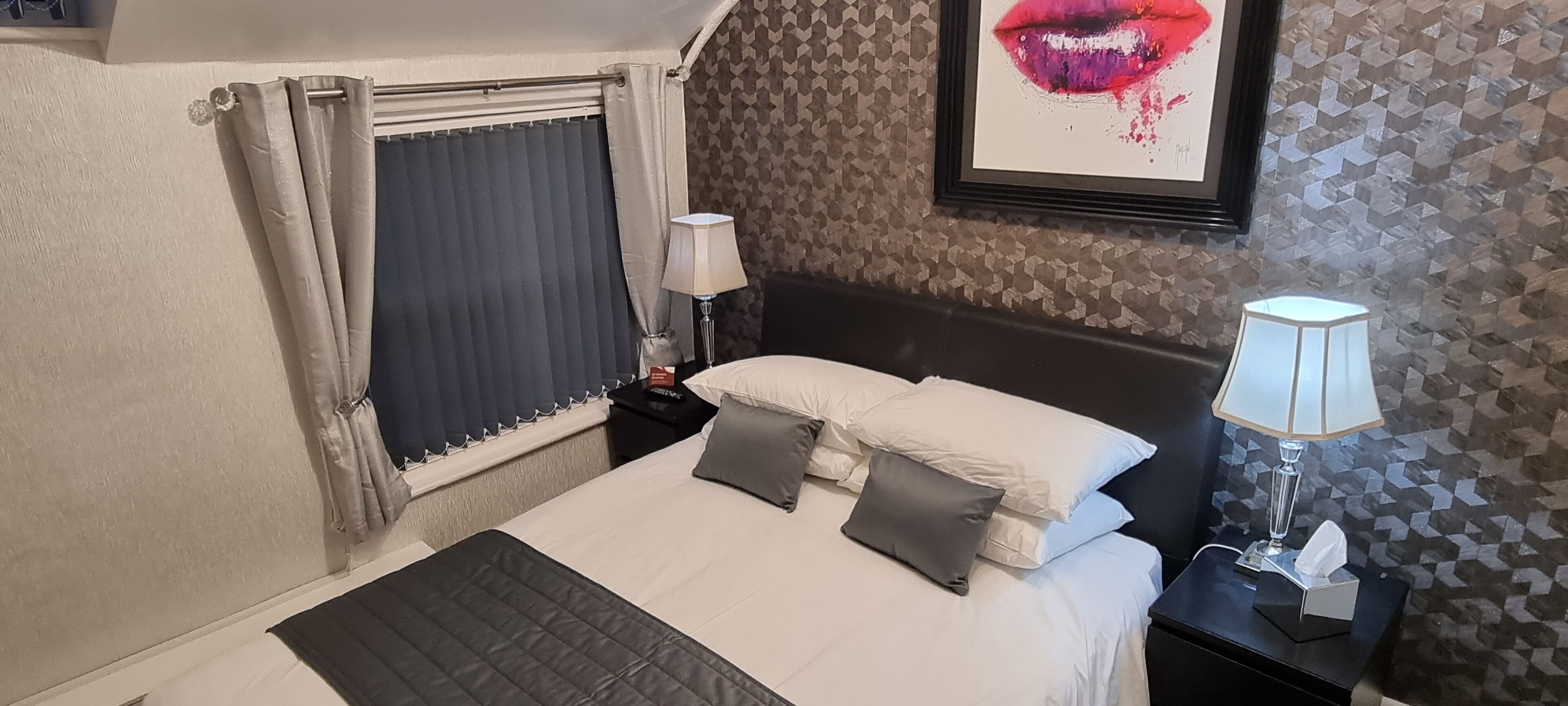Iron/ironing board, free WiFi, bed sheets