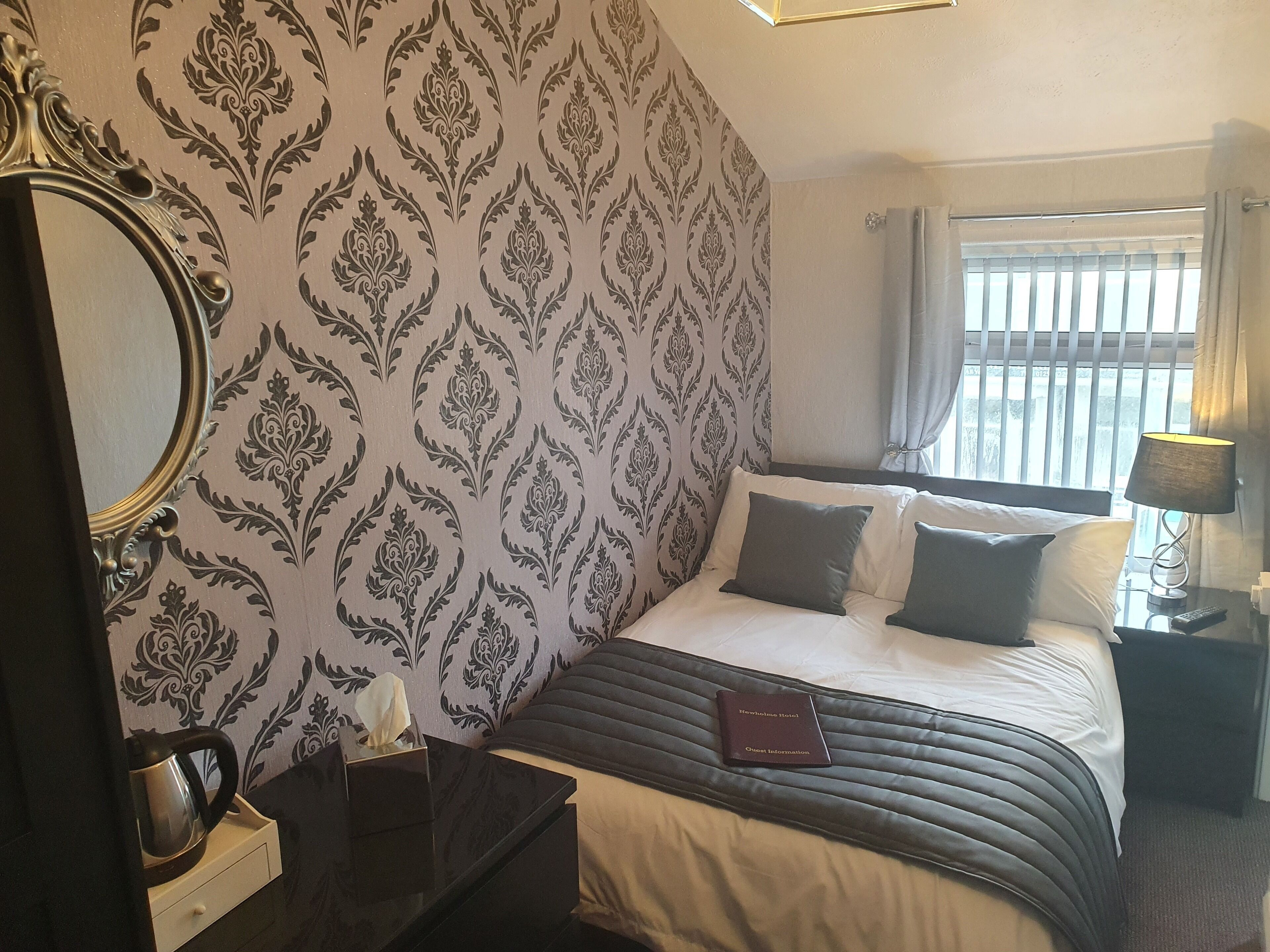 Iron/ironing board, free WiFi, bed sheets