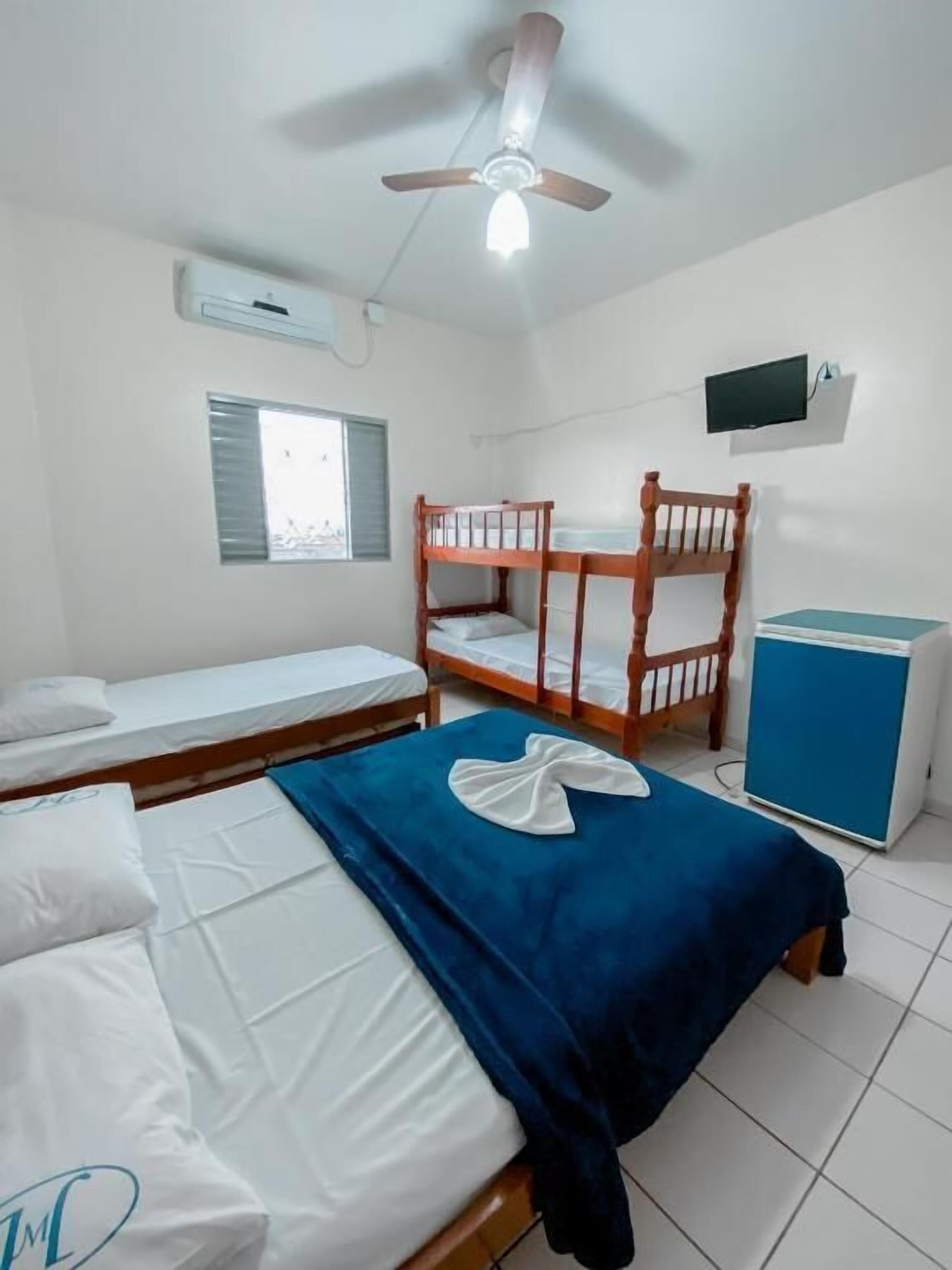 Minibar, wifi gratis y ropa de cama 