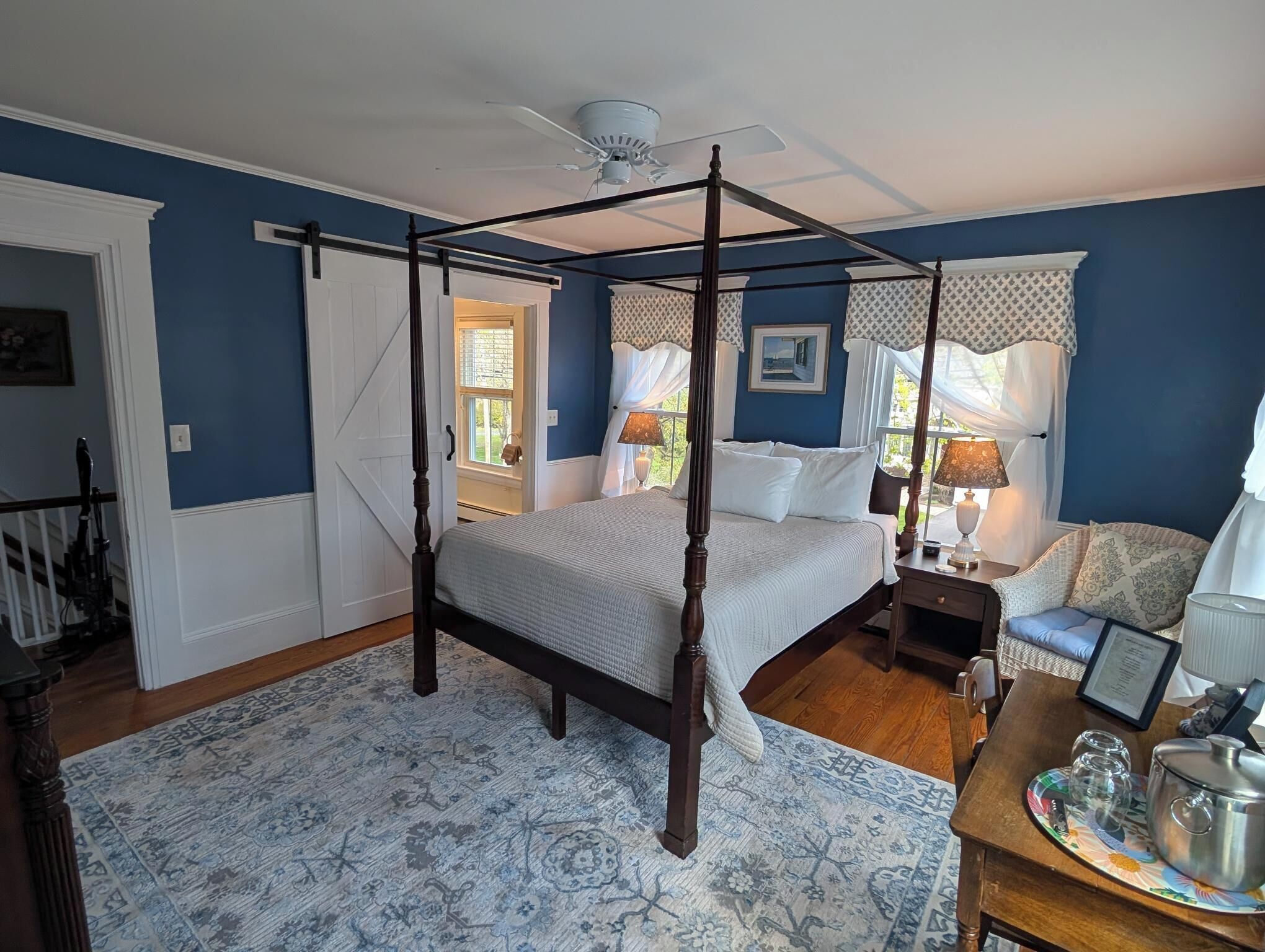 Standard Room, 1 Queen Bed | Individually decorated, iron/ironing board, free WiFi, bed sheets
