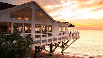 Lunch, dinner, brunch served; American cuisine, beach views