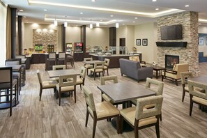 Free daily buffet breakfast  - Staybridge Suites Anaheim At The Park by IHG (Anaheim)
